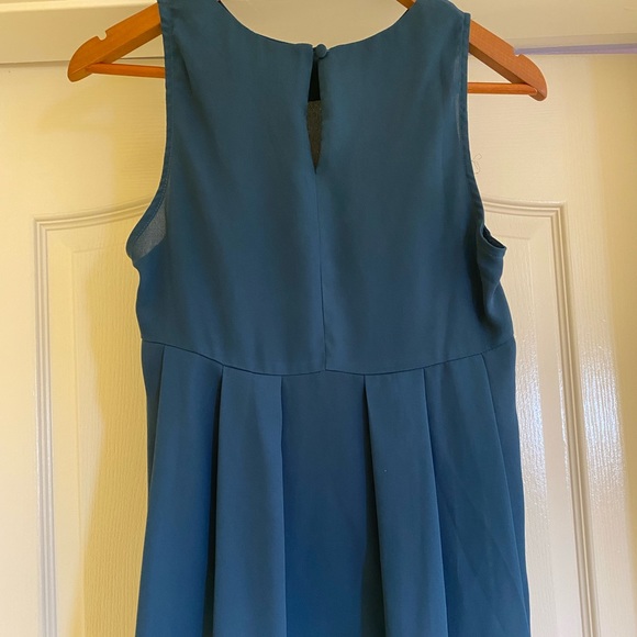 Blue flowy sleeveless top - Picture 3 of 5